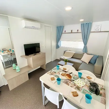 مكان تخييم Mobile Homes Malu