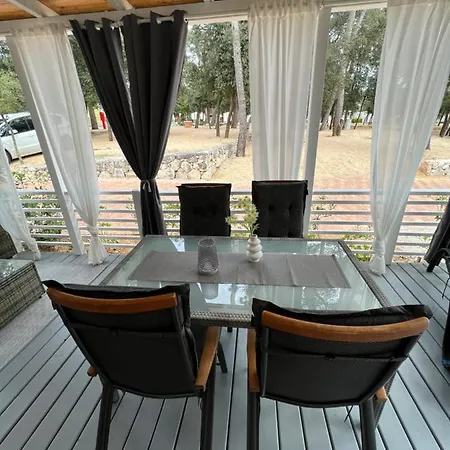 Camping Mobile Homes Malu Biograd Na Moru