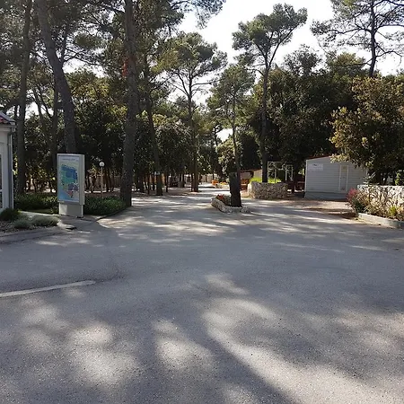 Parque de Campismo Mobile Homes Malu Biograd Na Moru
