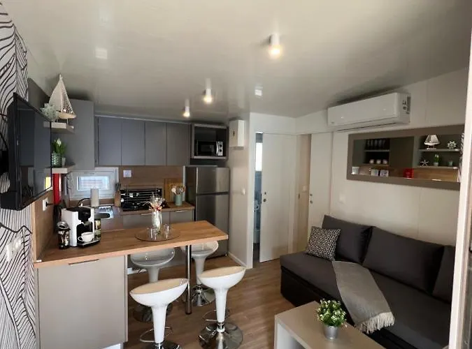 אתר קמפינג Mobile Homes Malu 4*