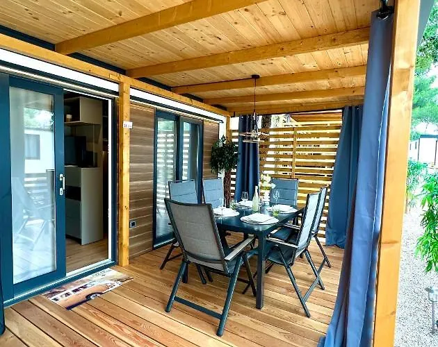 Mobile Homes Malu אתר קמפינג ביוגראד נה מורו