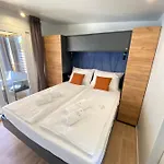 Parque de Campismo Mobile Homes Malu 4*