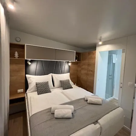 Mobile Homes Malu Biograd Na Moru