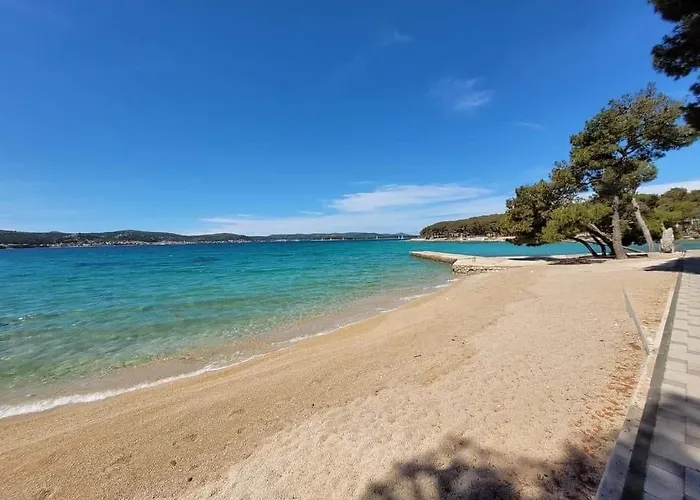 Camping Mobile Homes Malu Biograd Na Moru